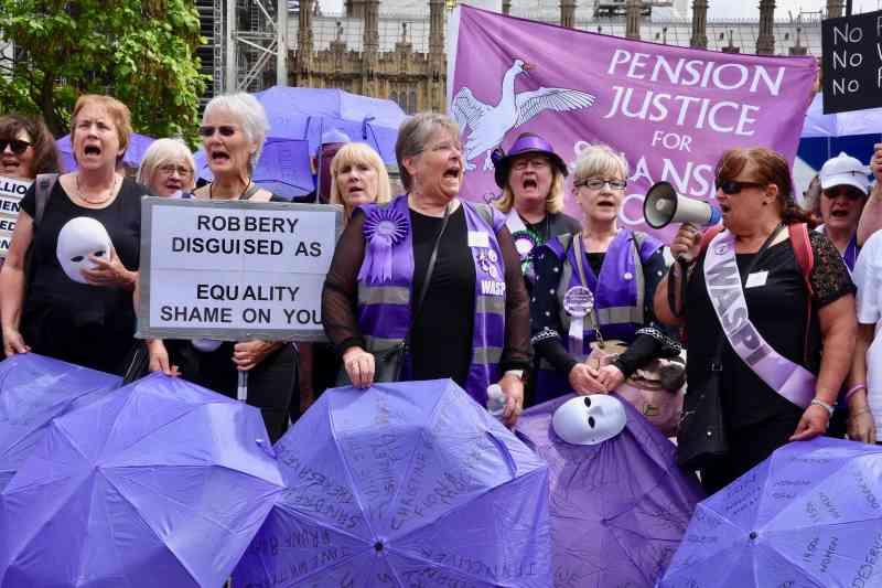 Ni el Partido Laborista ni los Conservadores han respaldado el esquema de compensación propuesto para las mujeres que quedaron en dificultades debido a los cambios en la edad de jubilación
